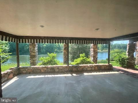 LAKESIDE VILLAS - Residential