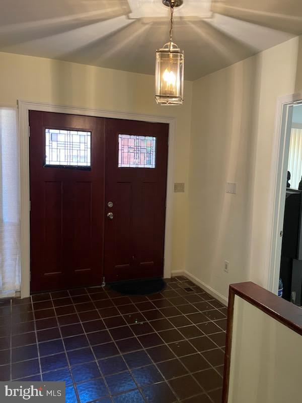 LAKESIDE VILLAS - Residential