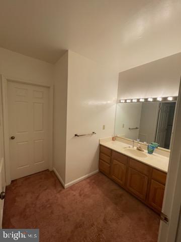 LAKESIDE VILLAS - Residential