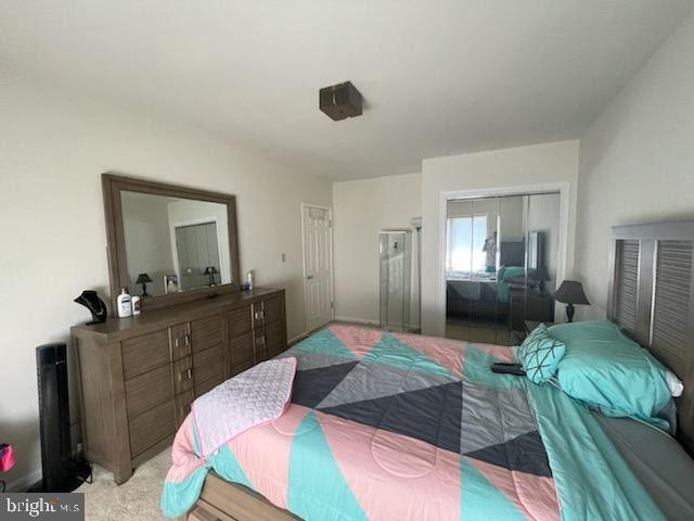 LAKESIDE VILLAS - Residential