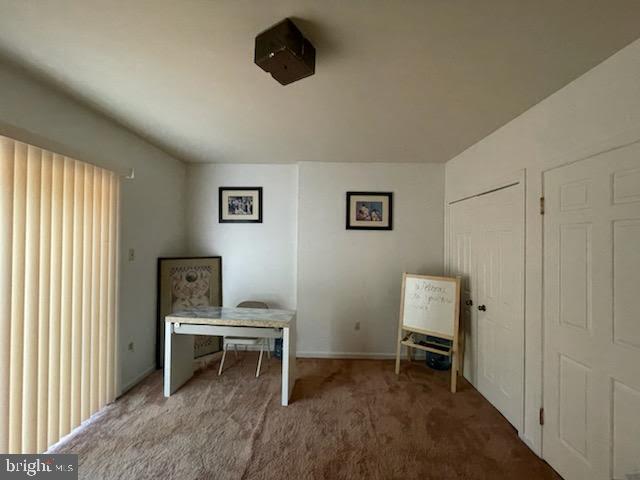 LAKESIDE VILLAS - Residential