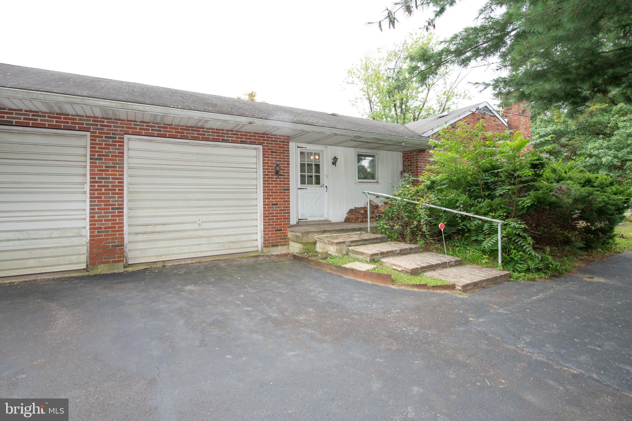 2711 LINE LEXINGTON ROAD