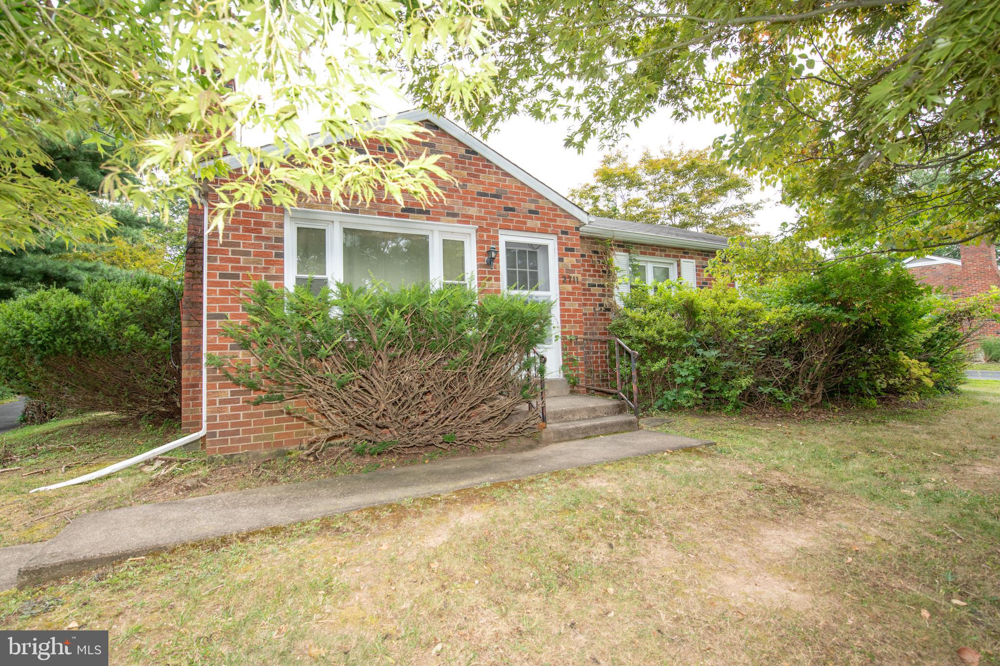 2711 LINE LEXINGTON ROAD