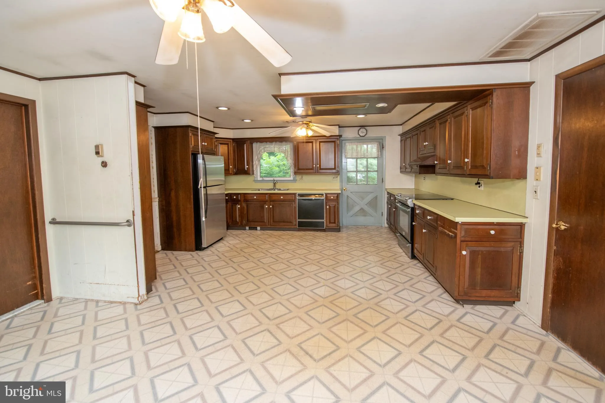 Hatfield, Pennsylvania 19440, United States, 3 Bedrooms Bedrooms, ,2 BathroomsBathrooms,Residential,Pending,189206