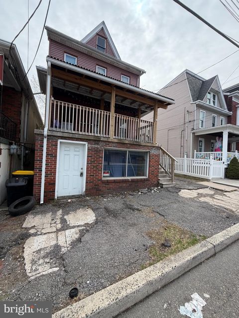 Photo of 1715 -1717 W Market St, POTTSVILLE, PA 17901 (MLS # PASK2026382)