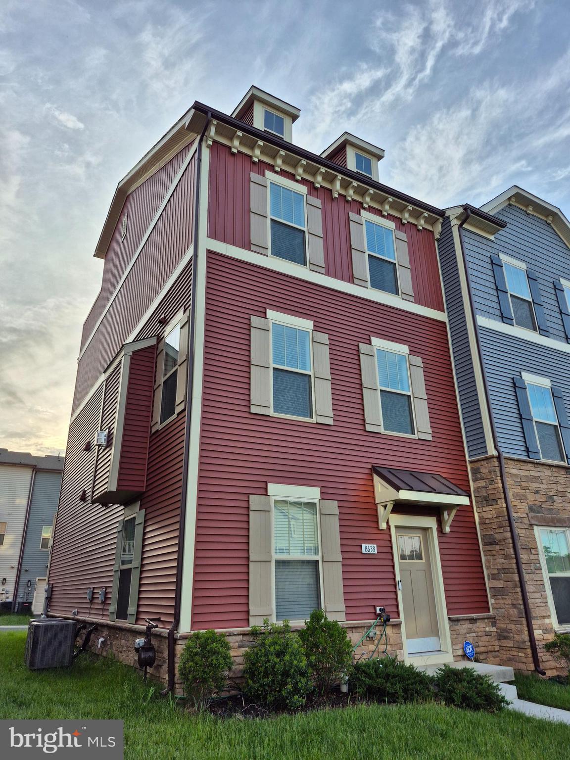 VILLAGES OF URBANA - Residential Lease