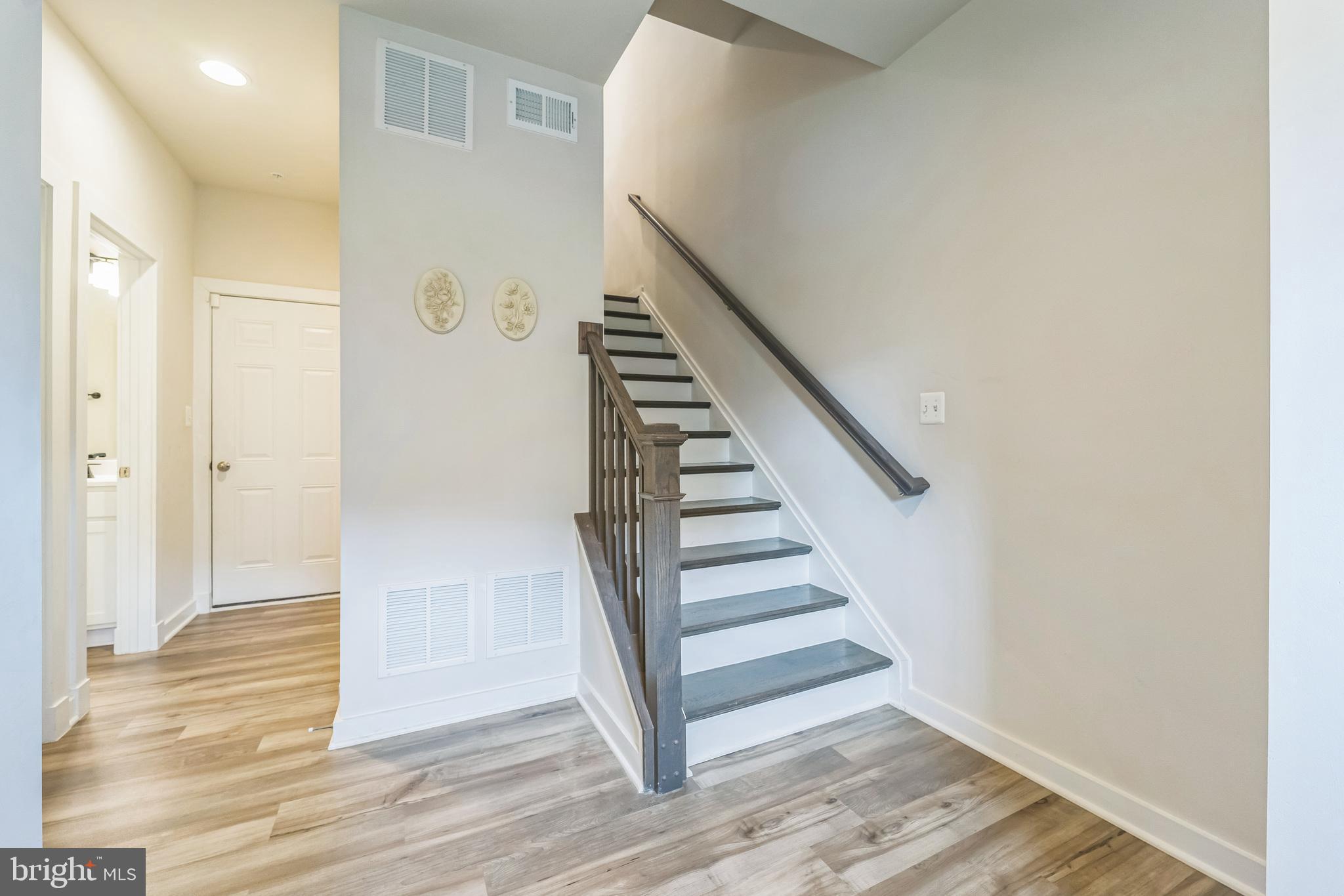 VILLAGES OF URBANA - Residential Lease