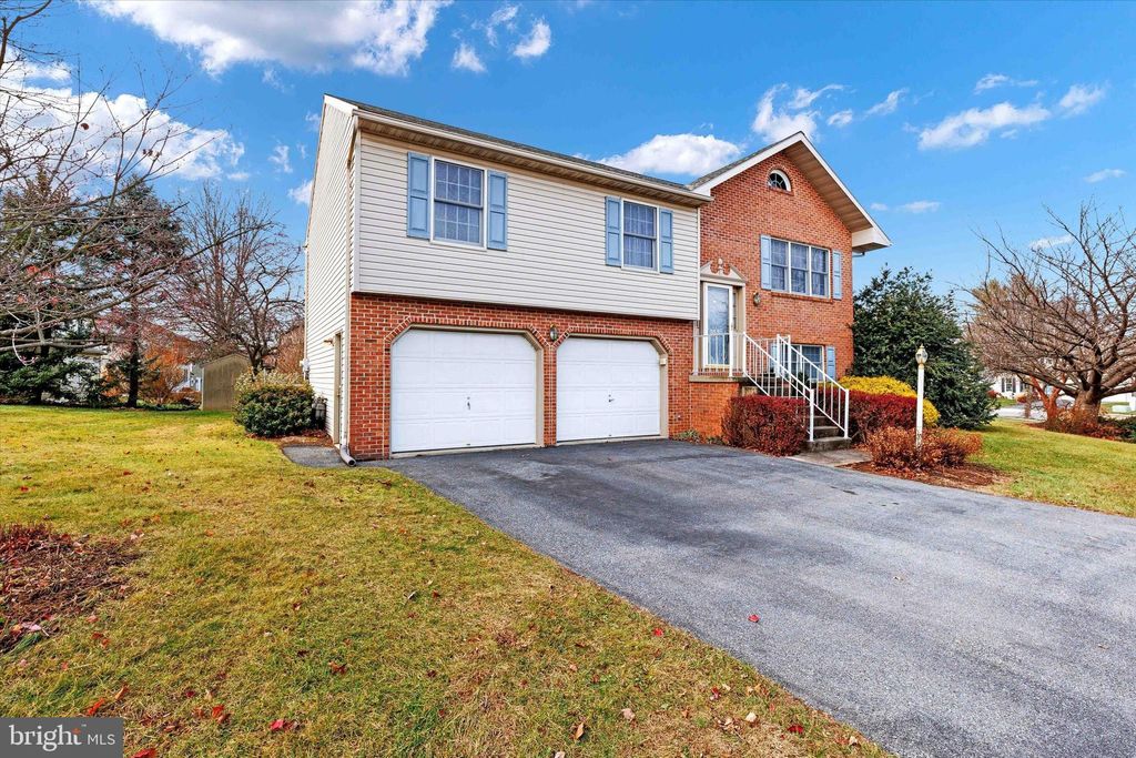 Photo of 355 Partridge Drive, LITITZ, PA 17543 (MLS # PALA2061084)