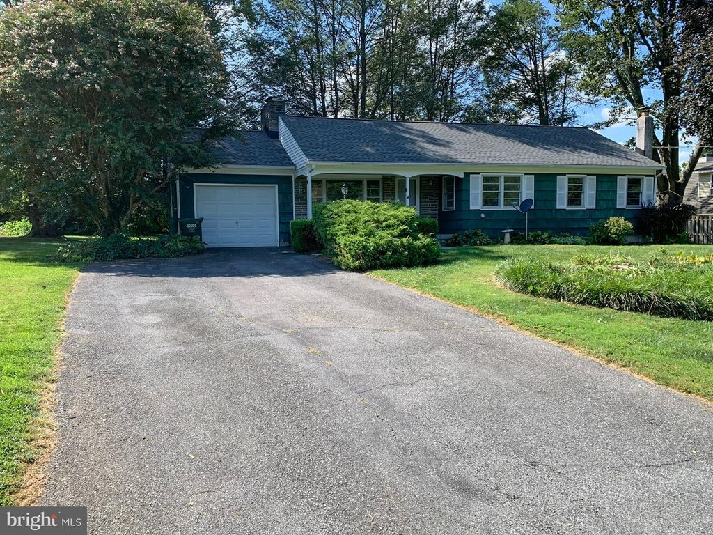 Photo of 2022 Meadow Ridge Drive, LANCASTER, PA 17601 (MLS # PALA2075246)