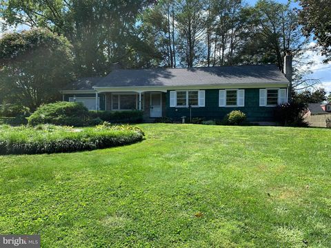 Photo of 2022 Meadow Ridge Drive, LANCASTER, PA 17601 (MLS # PALA2075246)