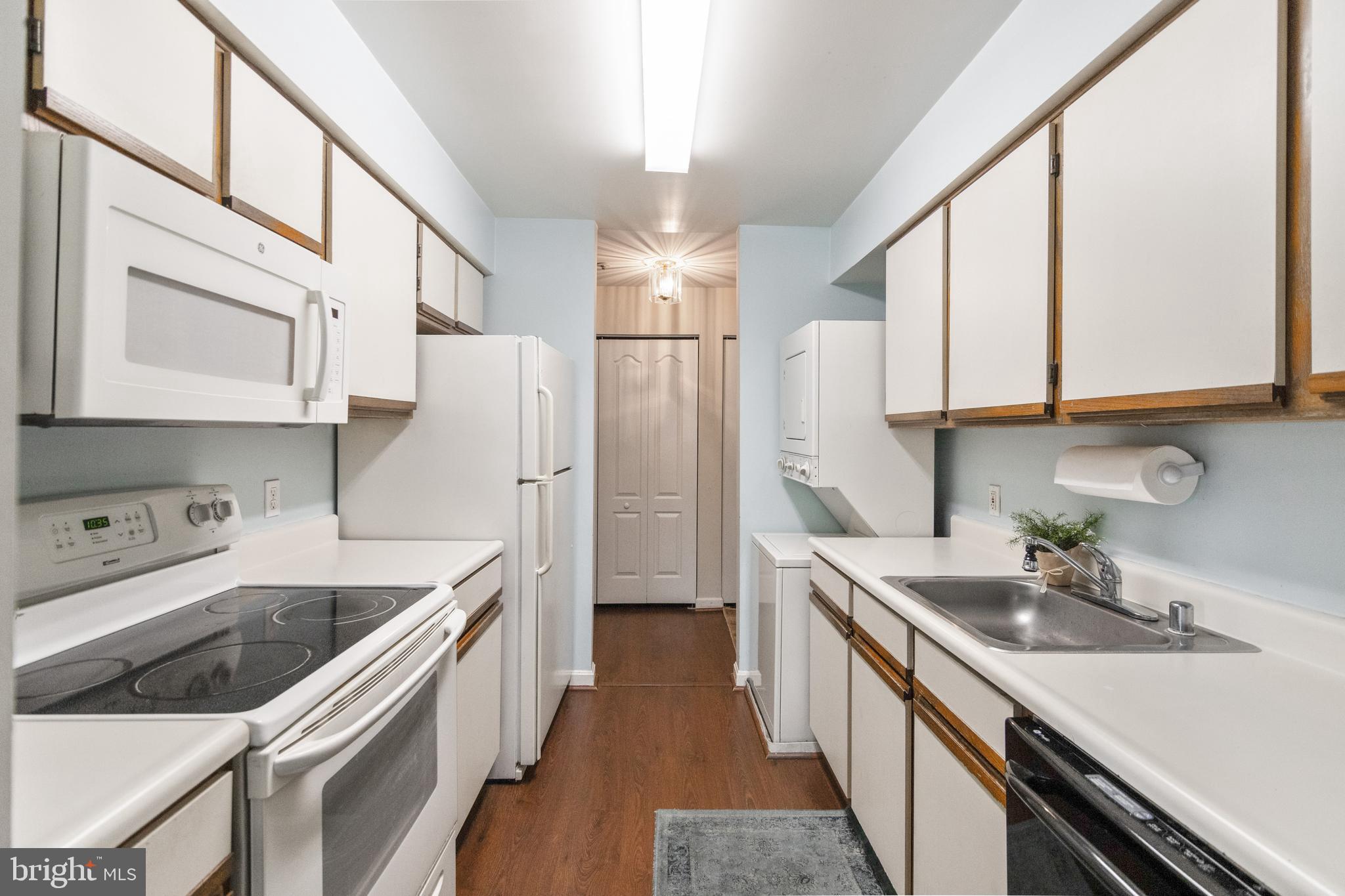 VILLAGE OF MONTGOMERY RUN - Residential