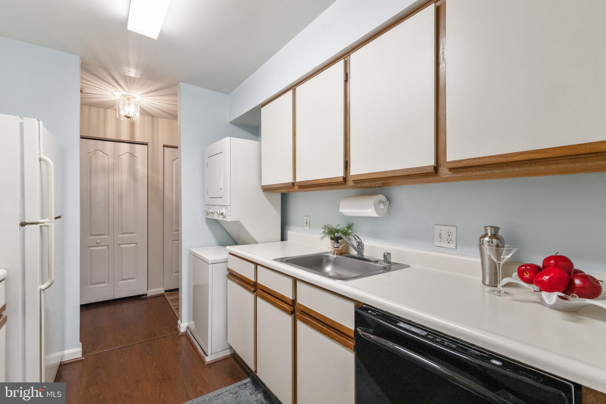 VILLAGE OF MONTGOMERY RUN - Residential