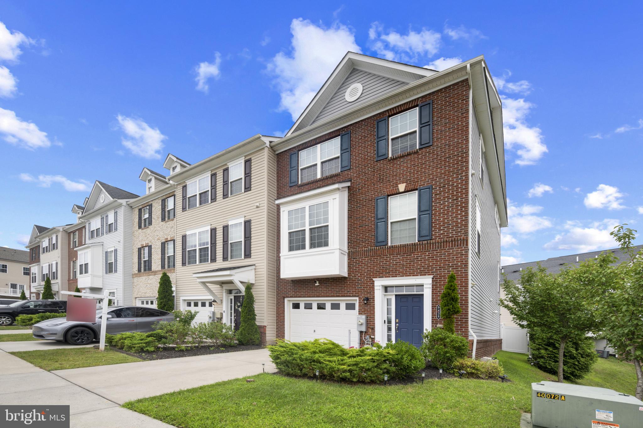 9438 ADELAIDE LANE
