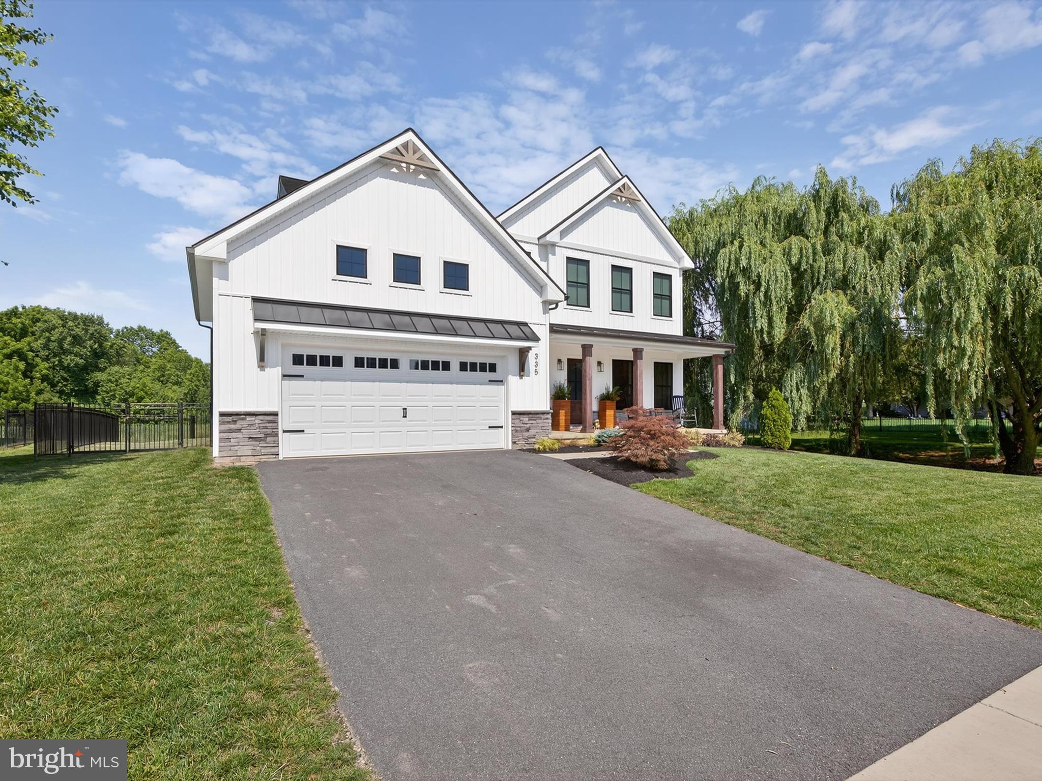 335 ROYAL HUNT WAY