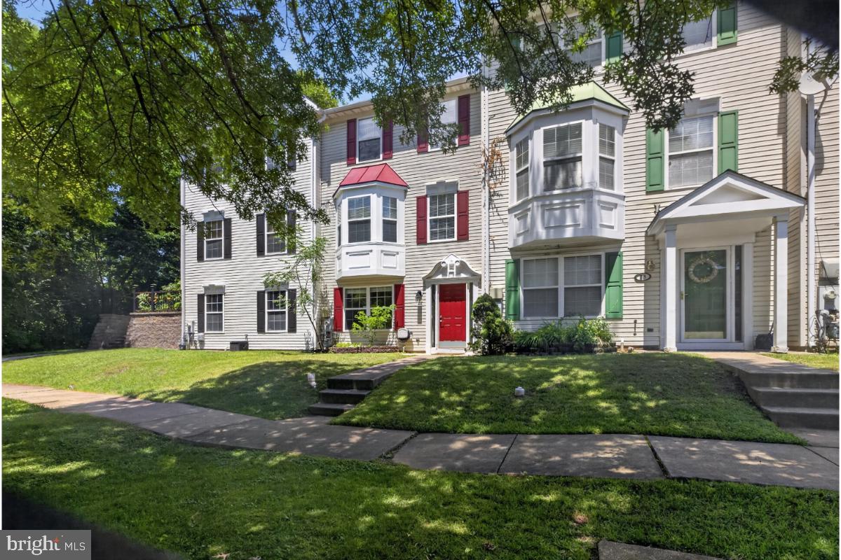 22 ARROWOOD COURT
