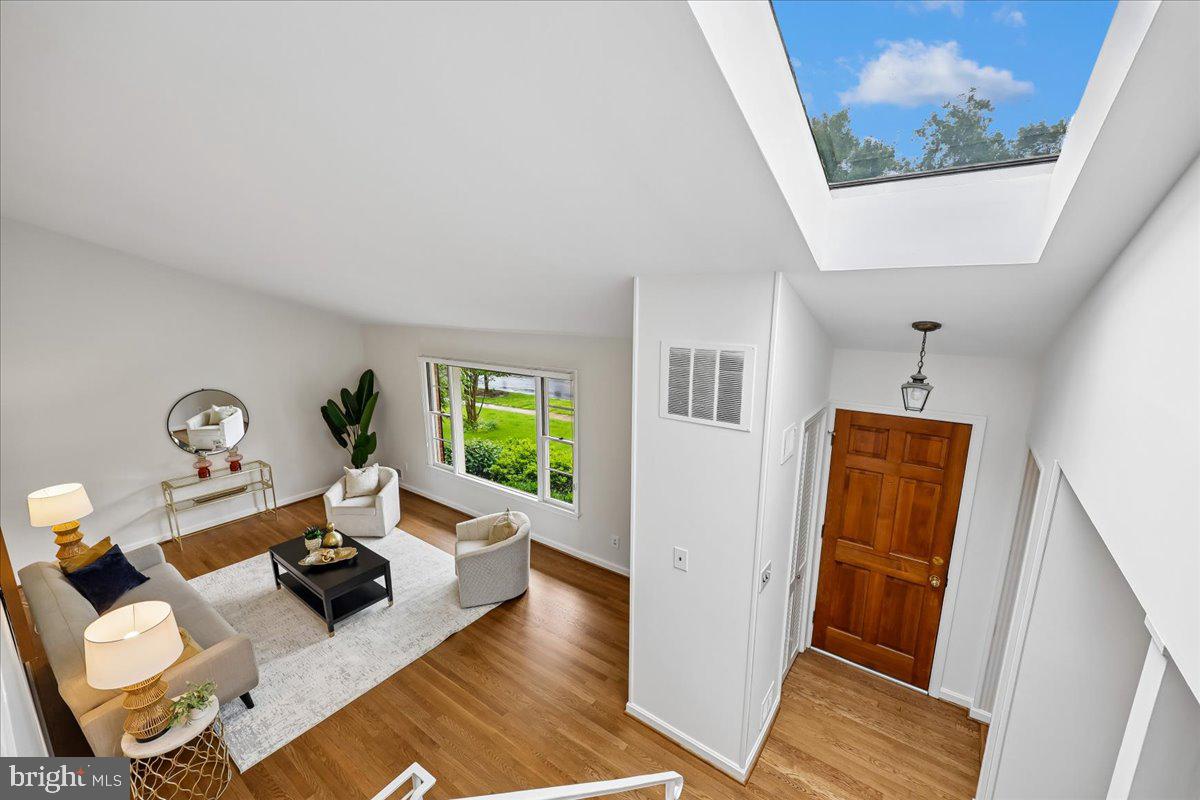 9909 ASHBURTON LANE