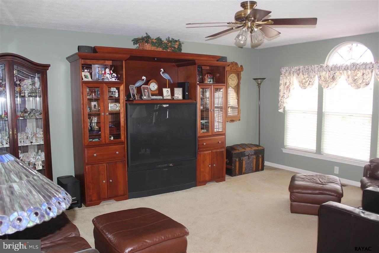 PRESIDENTIAL HEIGHTS - Residential