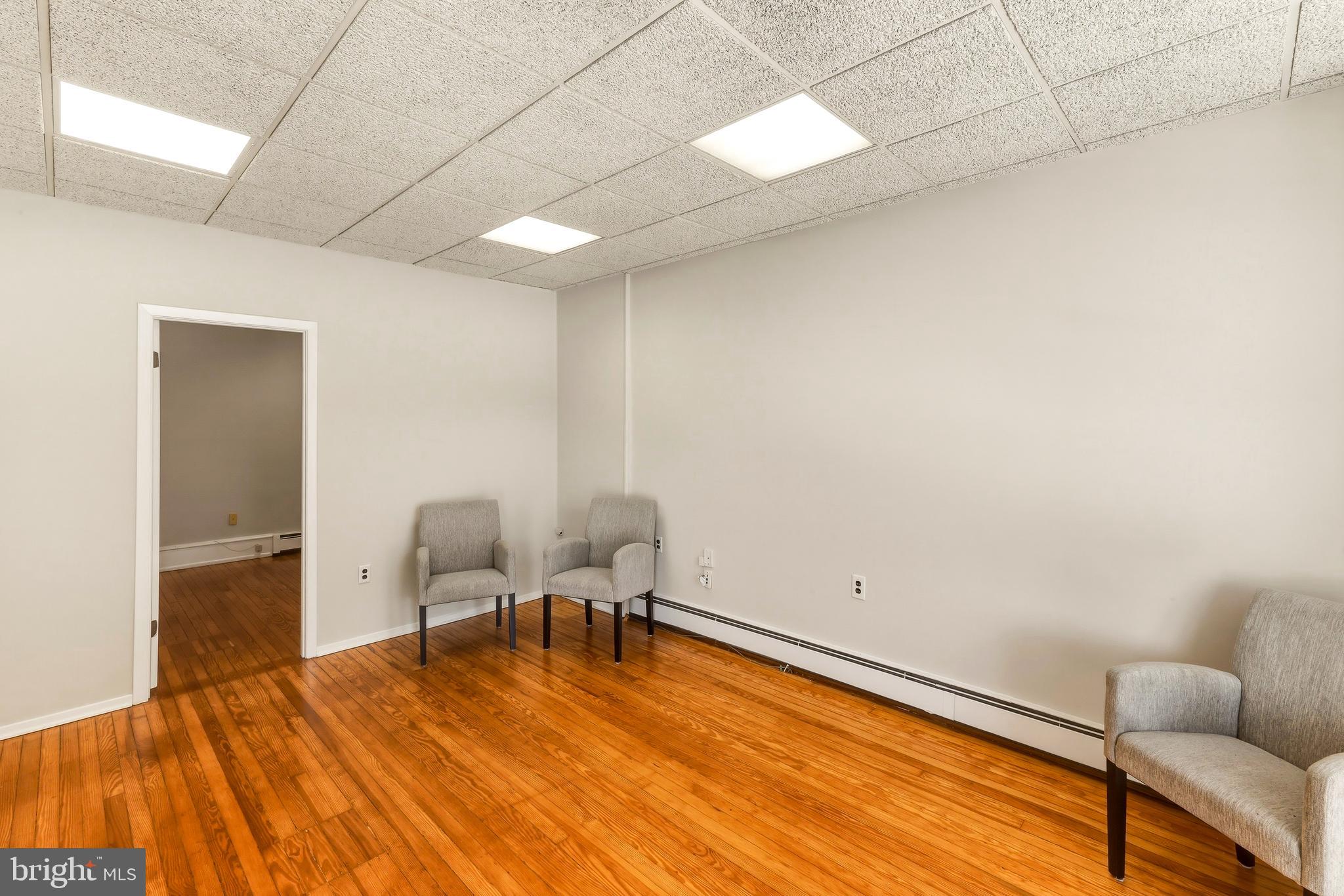 47 E KINGS HIGHWAY