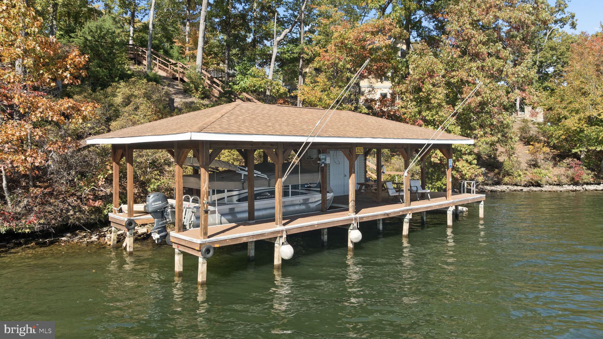 MYSTIC POINTE - Residential