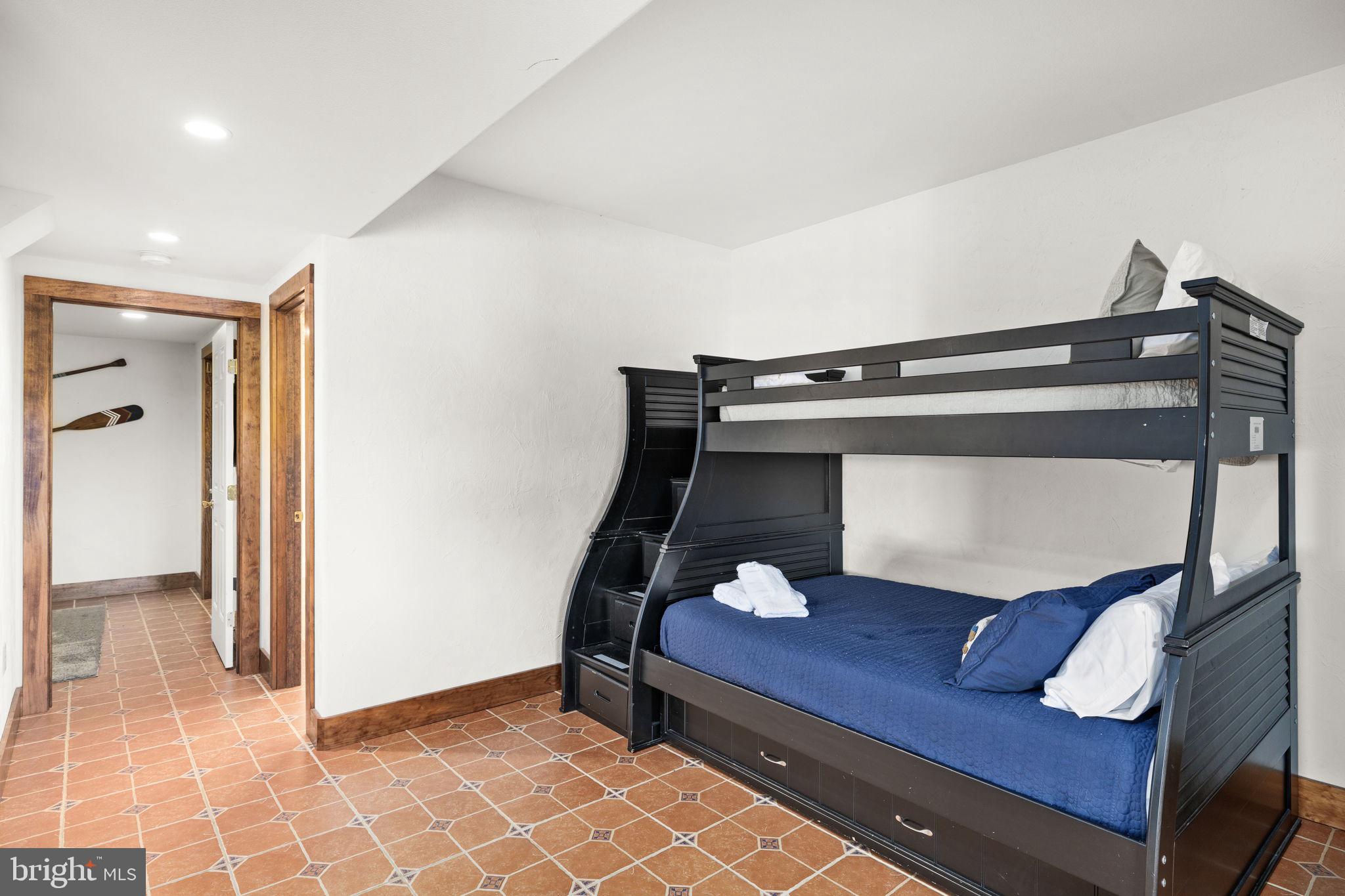 MYSTIC POINTE - Residential