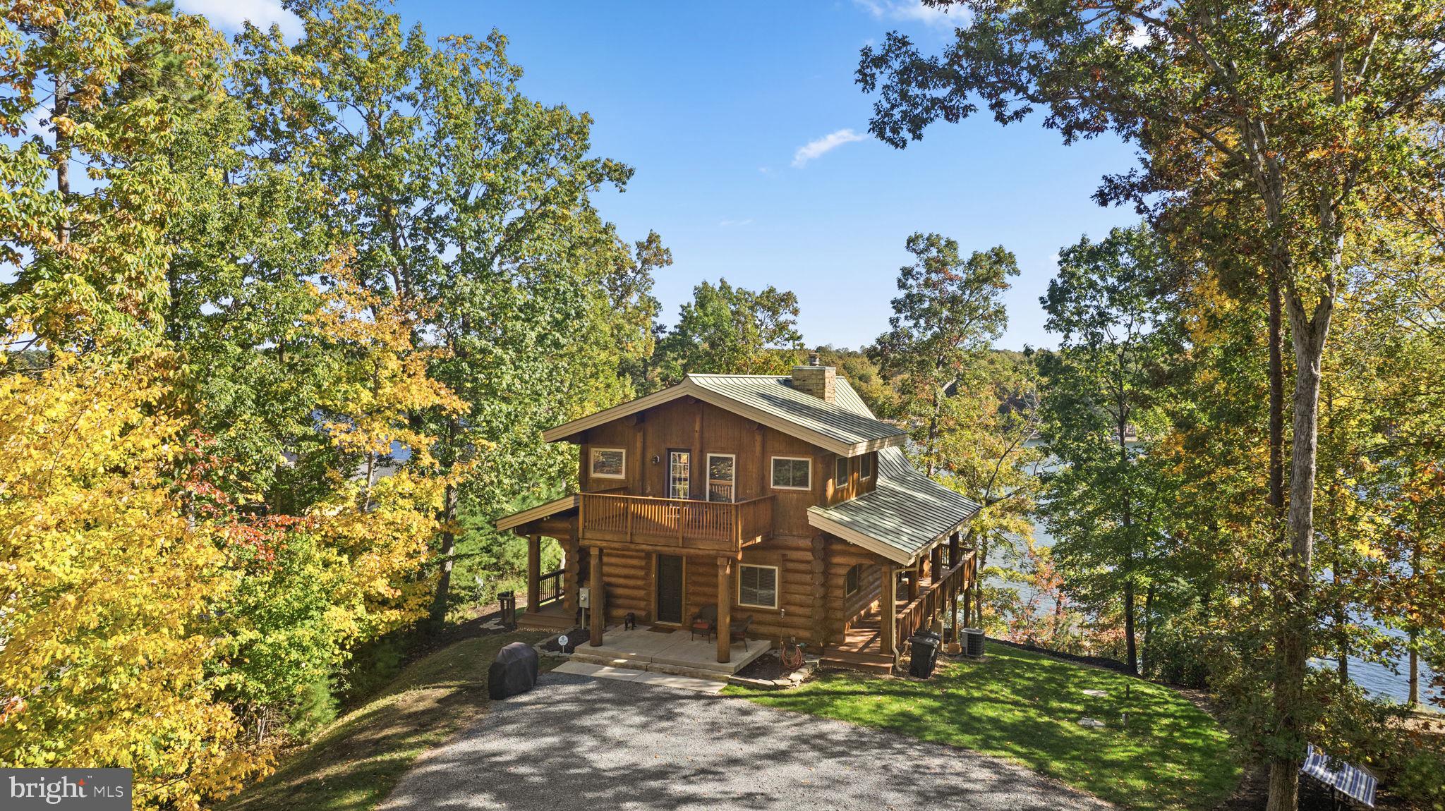 MYSTIC POINTE - Residential