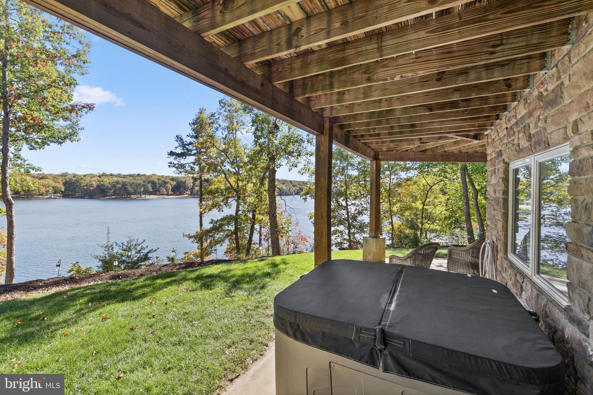 MYSTIC POINTE - Residential