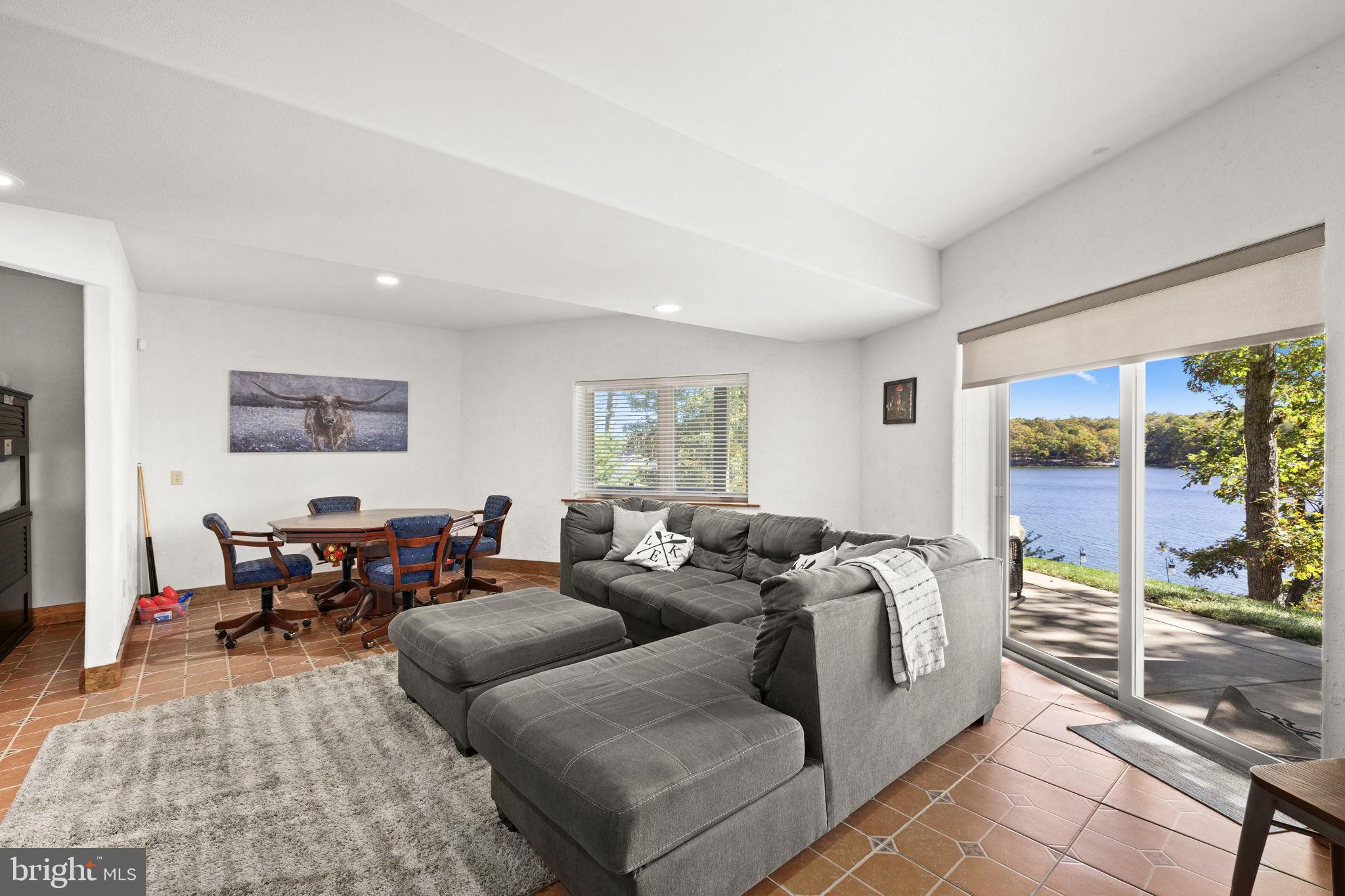 MYSTIC POINTE - Residential