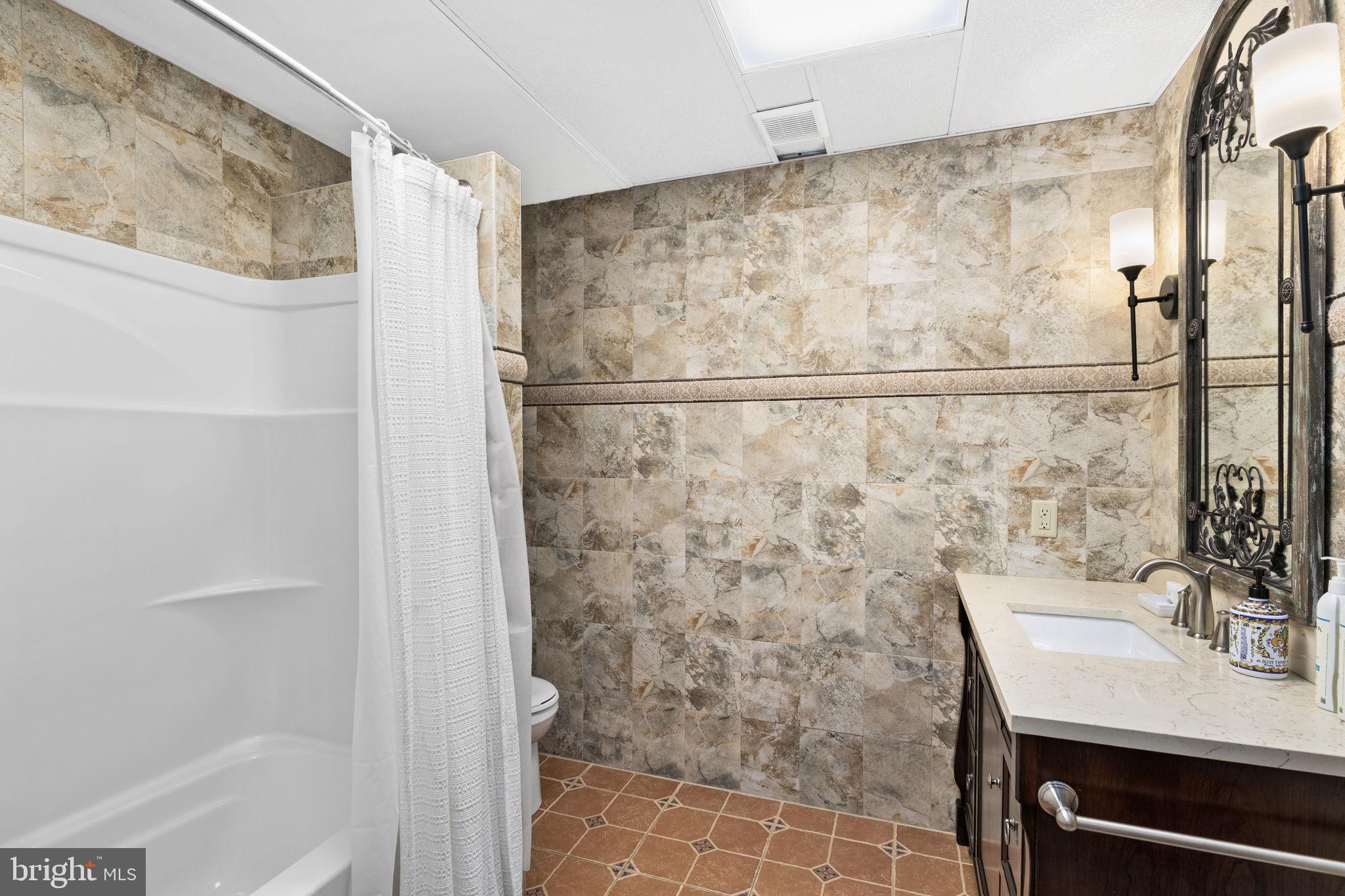 MYSTIC POINTE - Residential