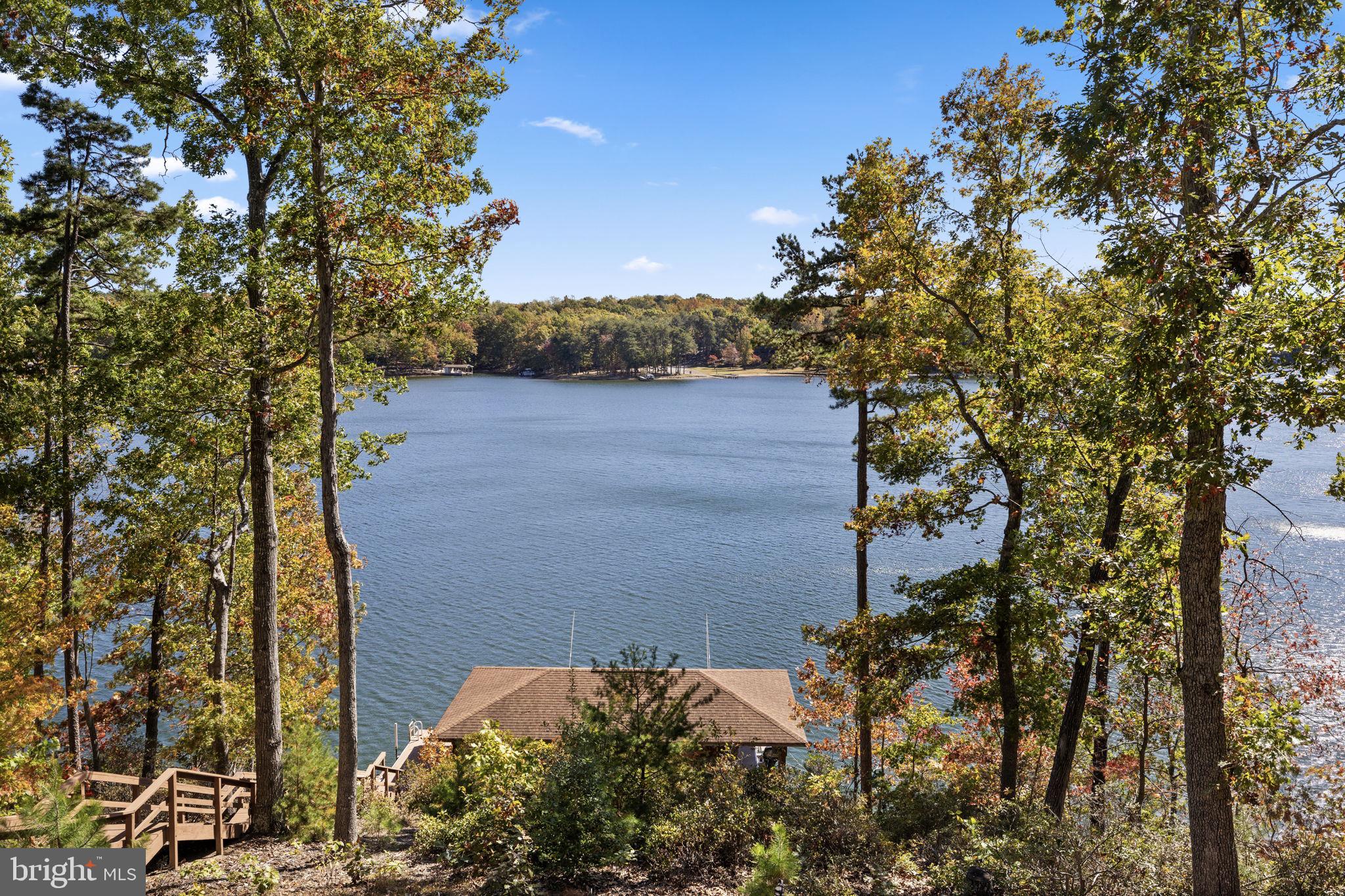 MYSTIC POINTE - Residential