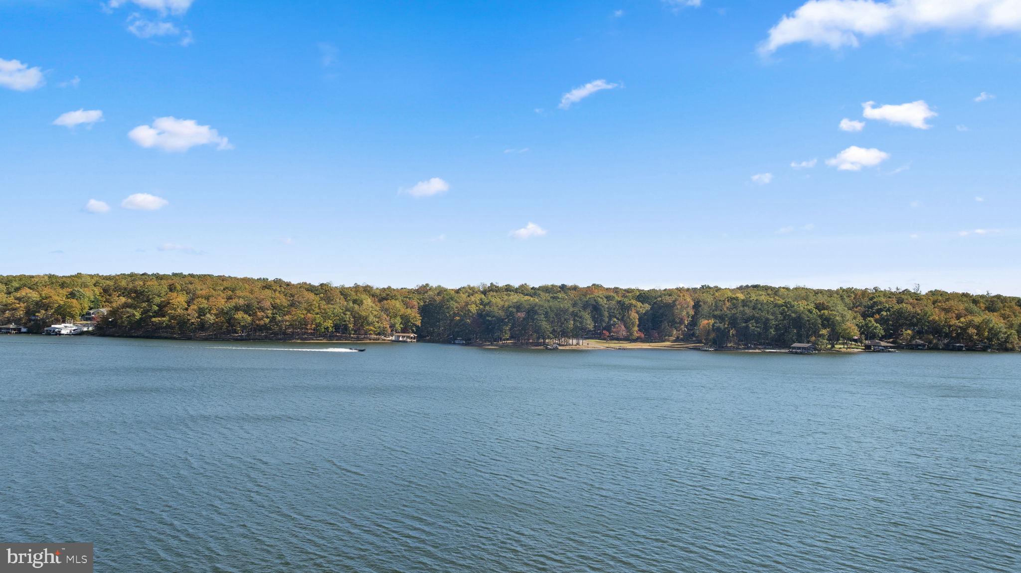 MYSTIC POINTE - Residential