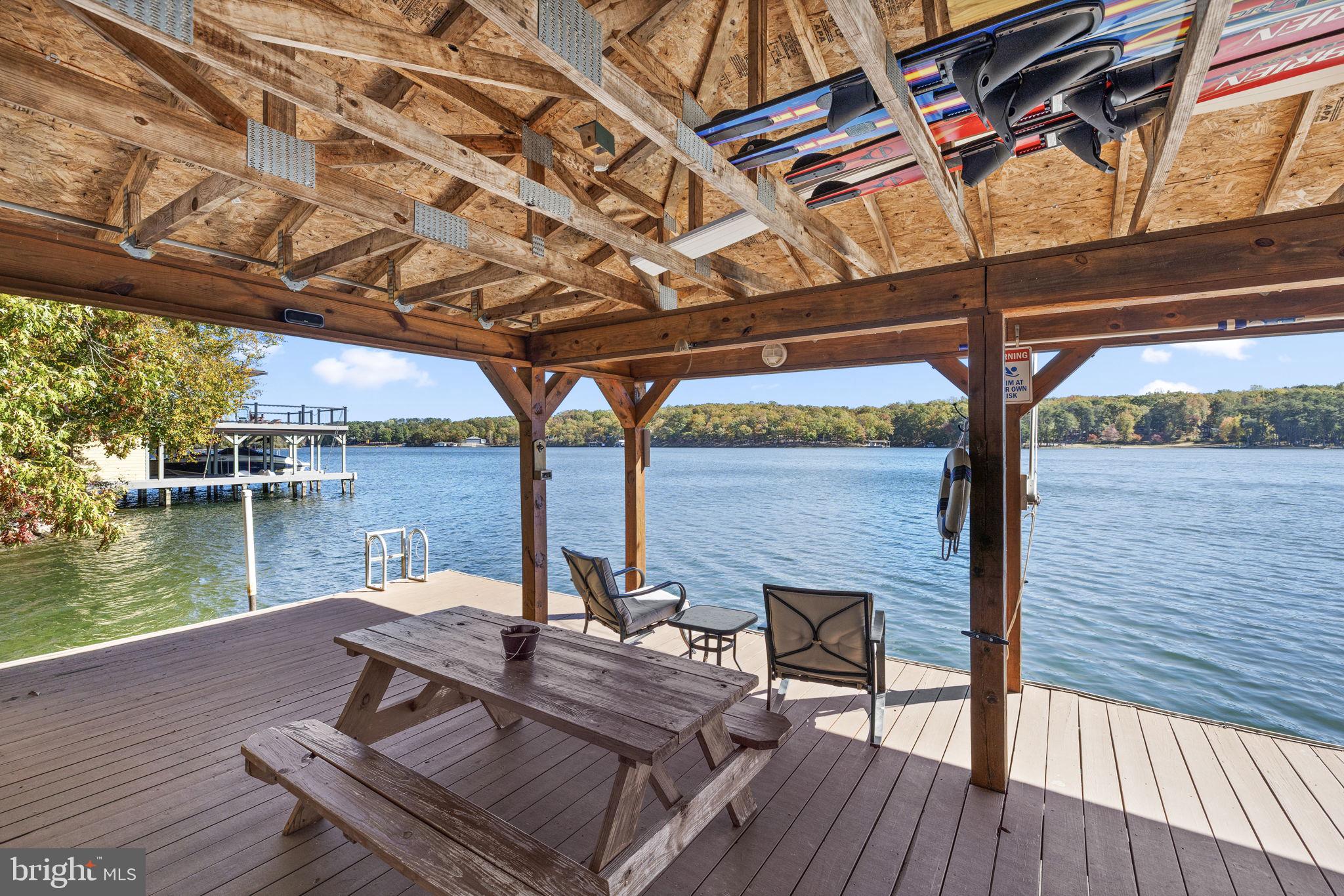 MYSTIC POINTE - Residential