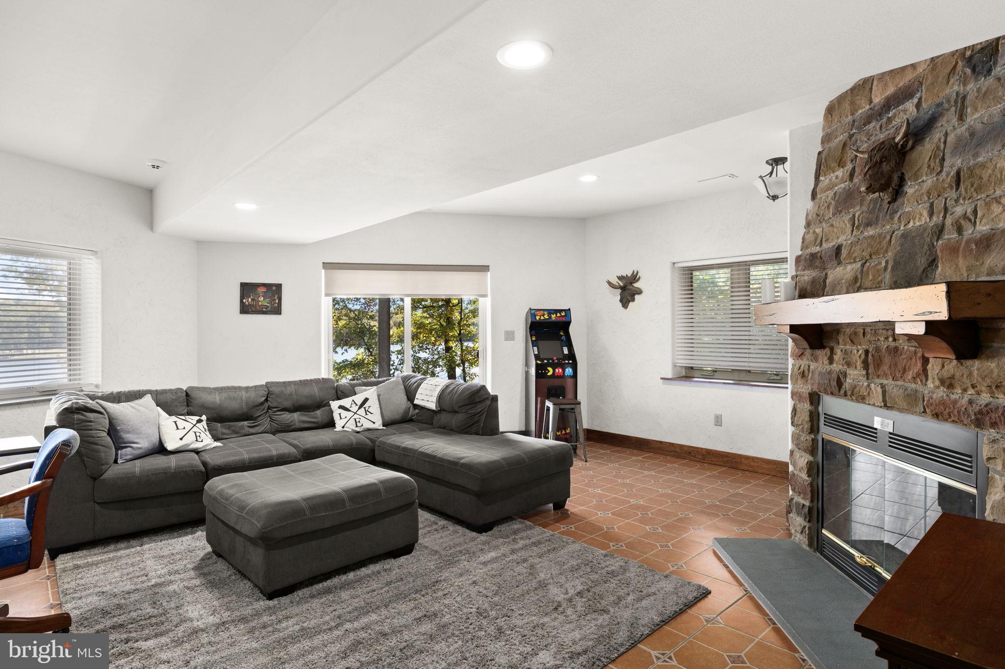 MYSTIC POINTE - Residential