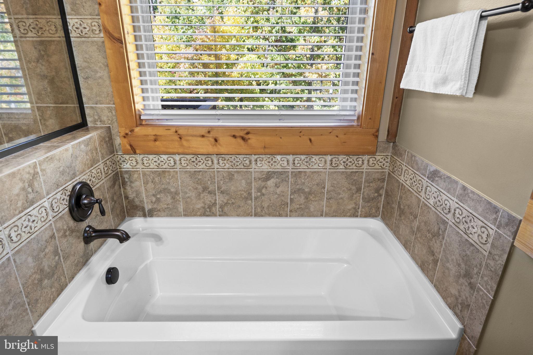 MYSTIC POINTE - Residential