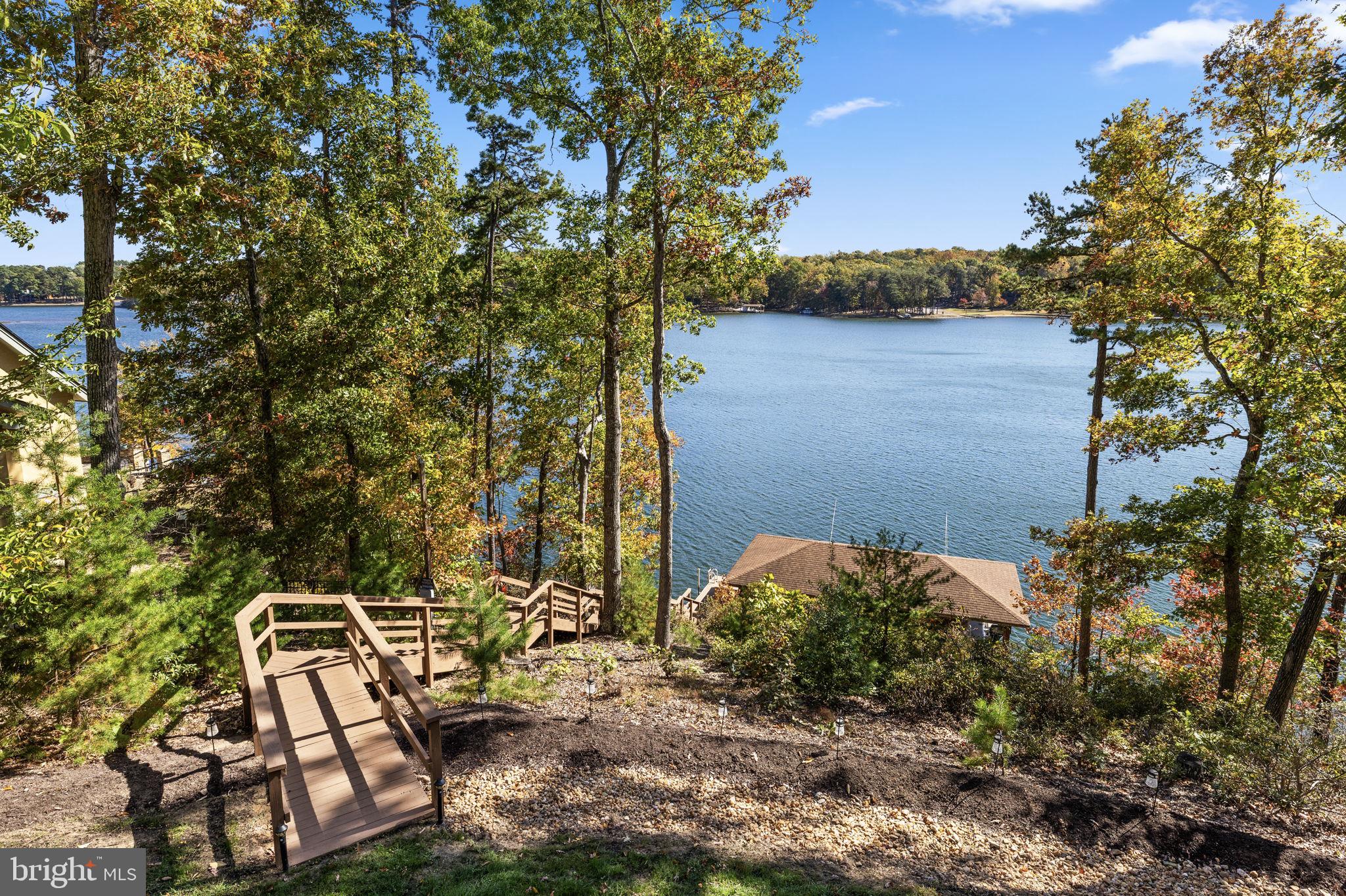 MYSTIC POINTE - Residential