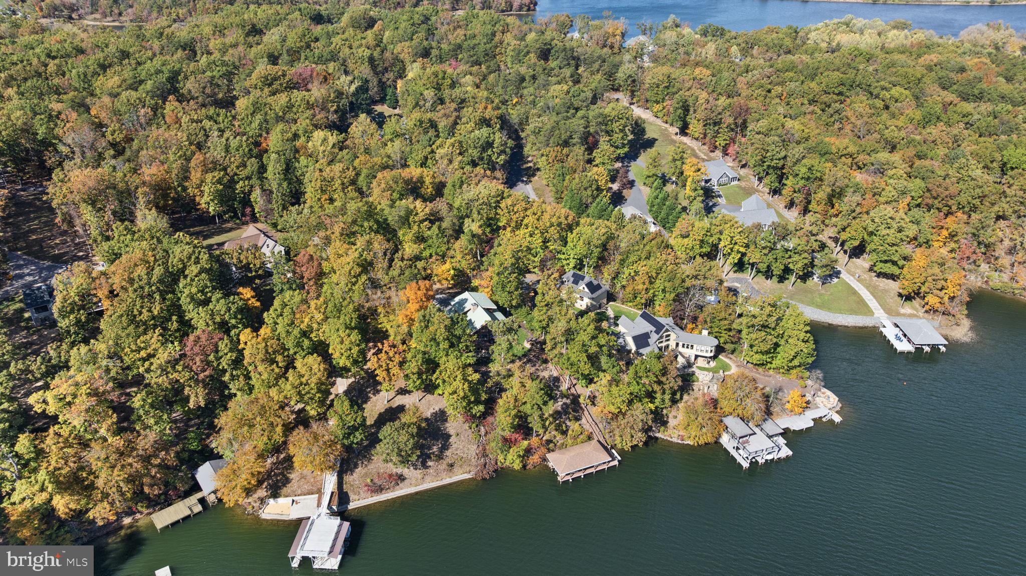 MYSTIC POINTE - Residential