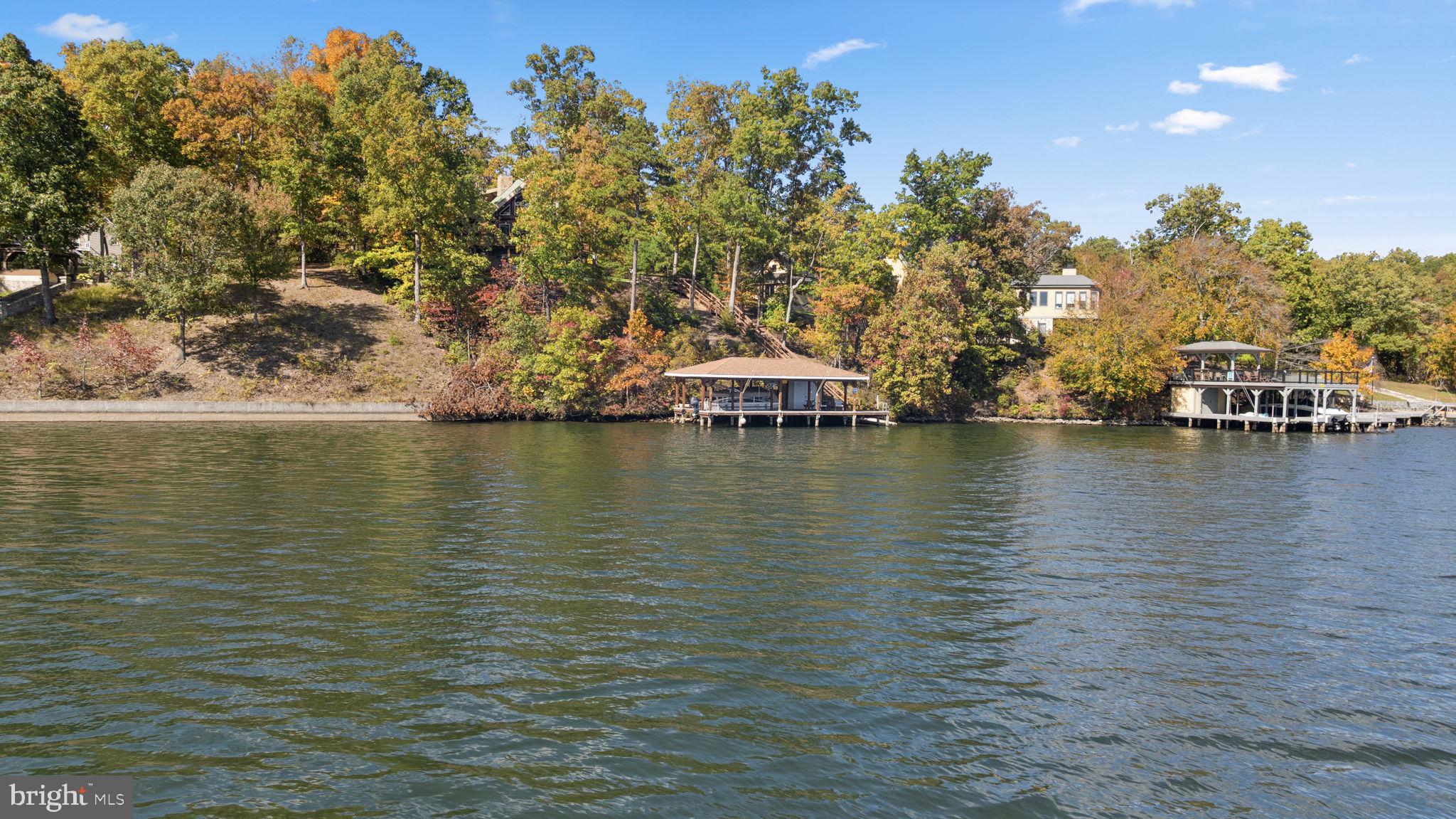 MYSTIC POINTE - Residential