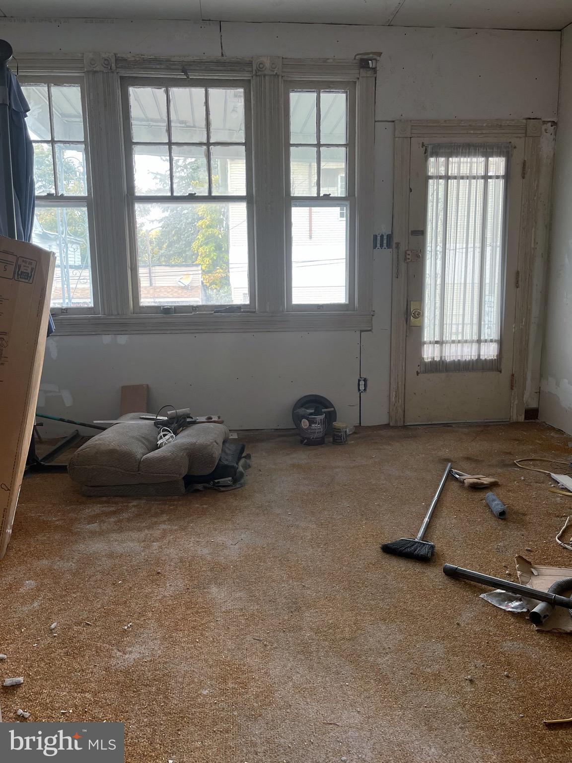 E.& W. CHILLISQUAQUE - Residential