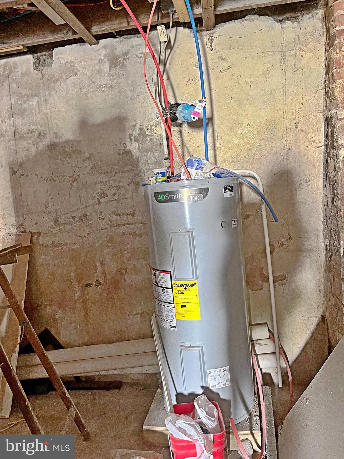 E.& W. CHILLISQUAQUE - Residential