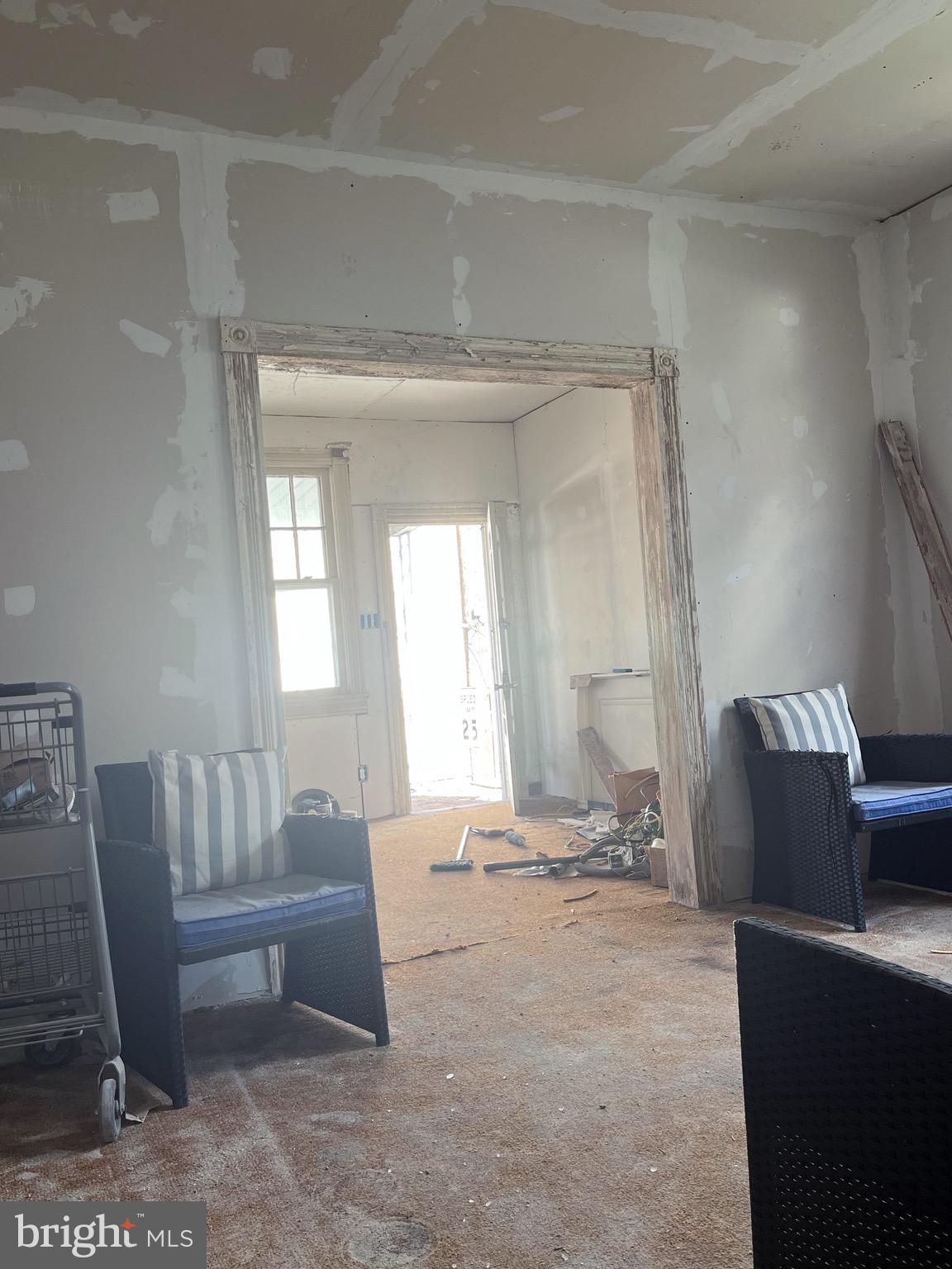 E.& W. CHILLISQUAQUE - Residential