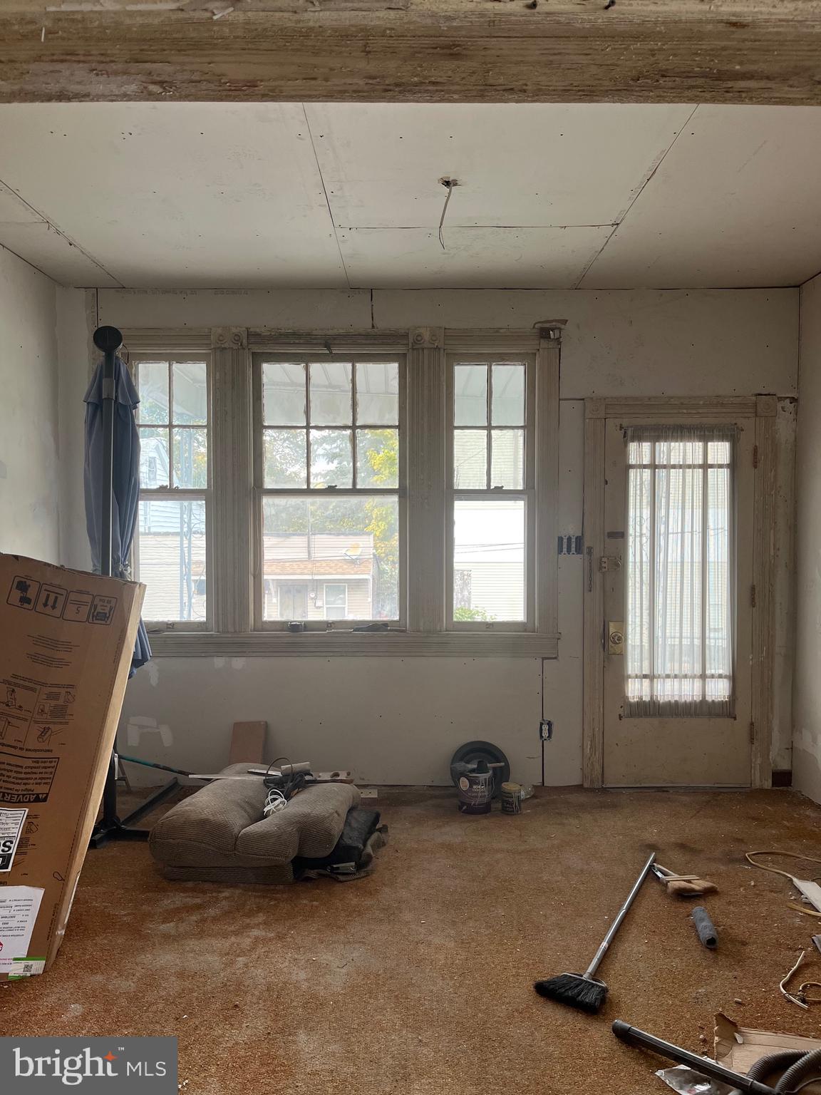 E.& W. CHILLISQUAQUE - Residential