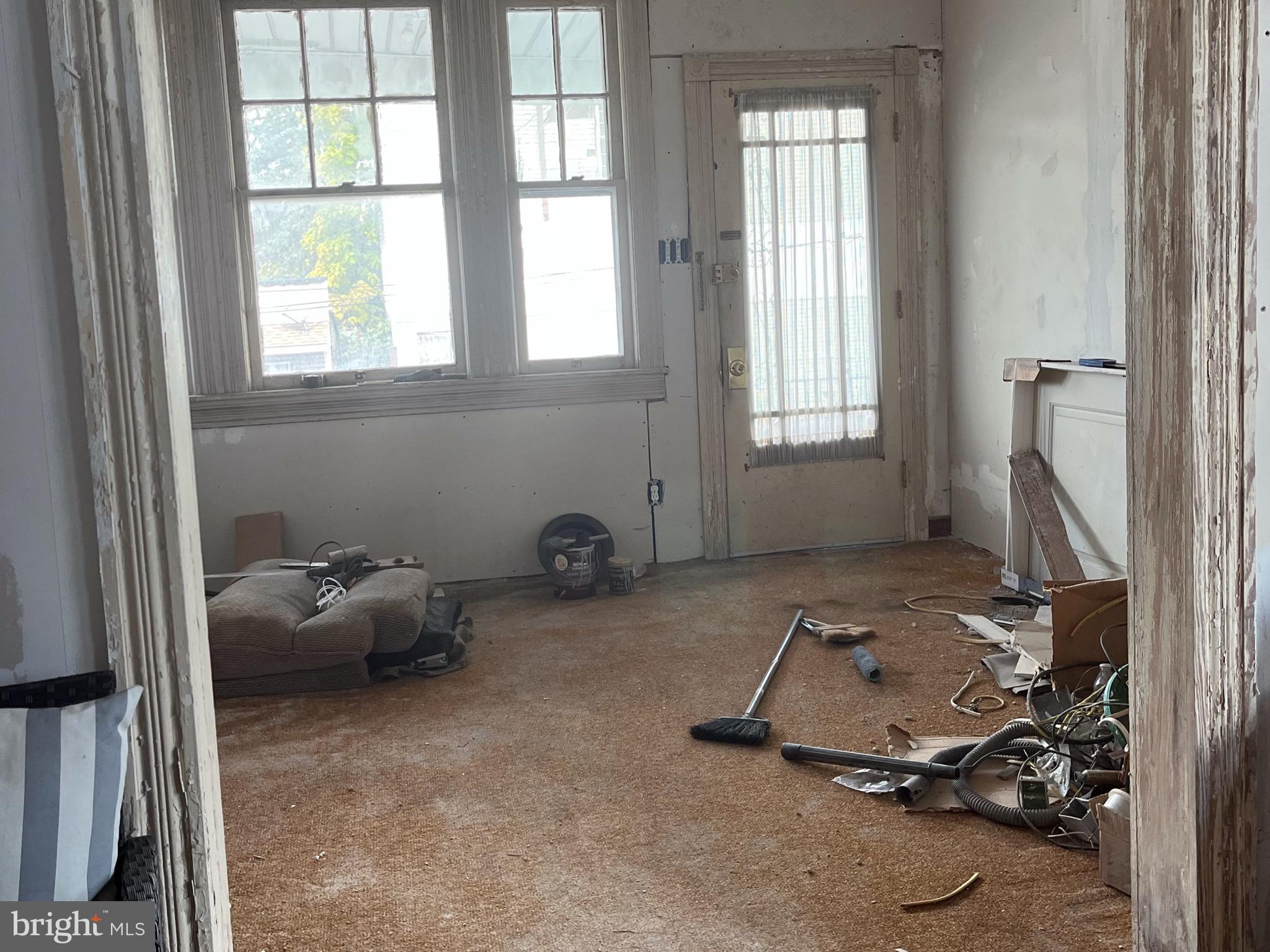 E.& W. CHILLISQUAQUE - Residential