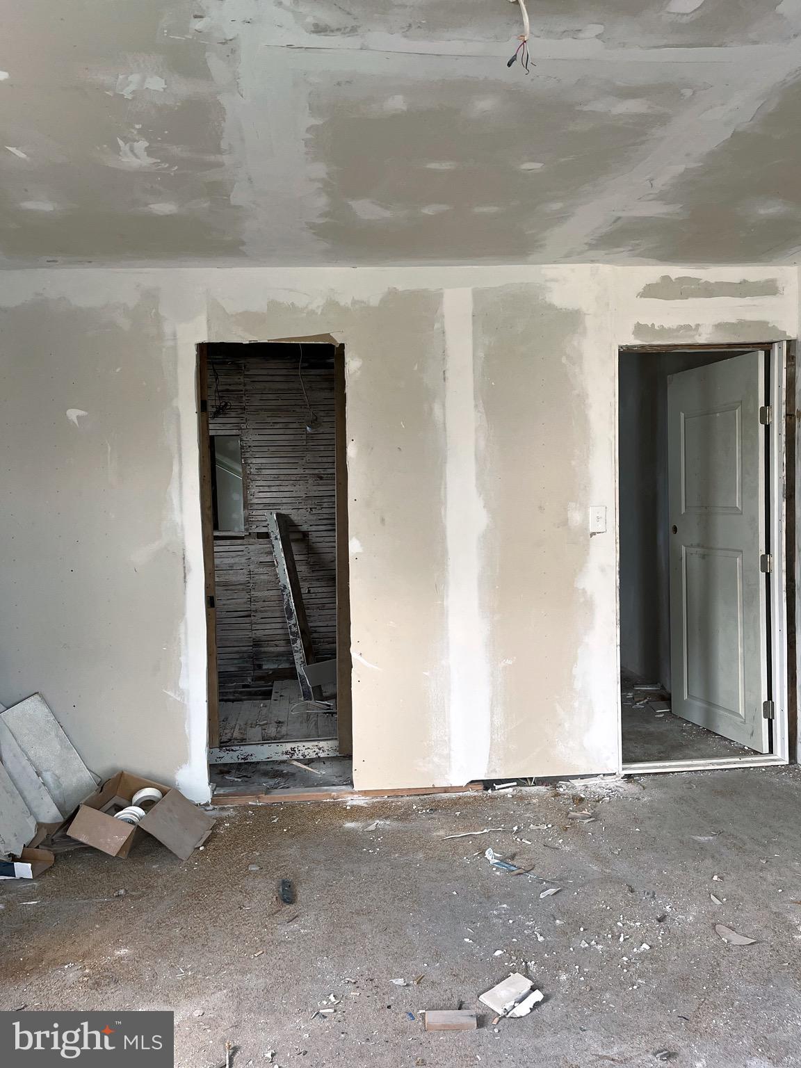 E.& W. CHILLISQUAQUE - Residential