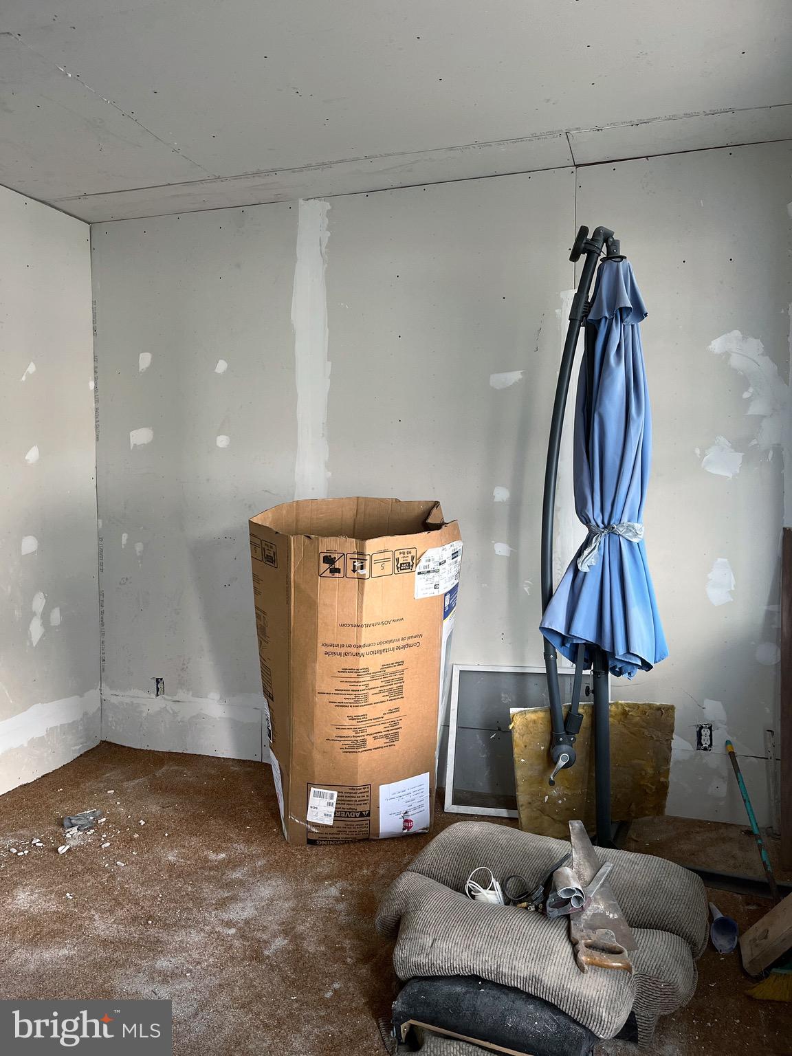 E.& W. CHILLISQUAQUE - Residential