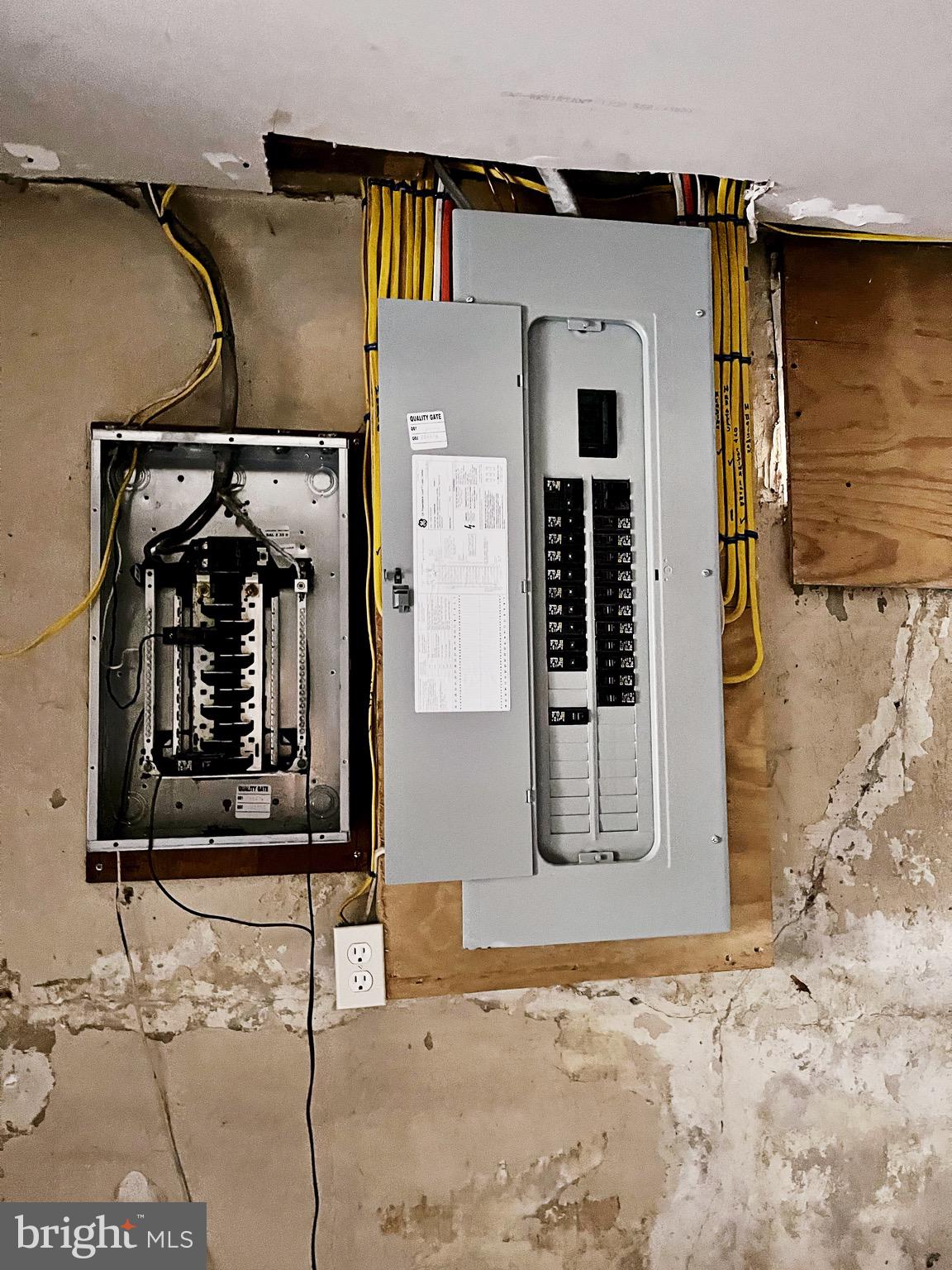 E.& W. CHILLISQUAQUE - Residential