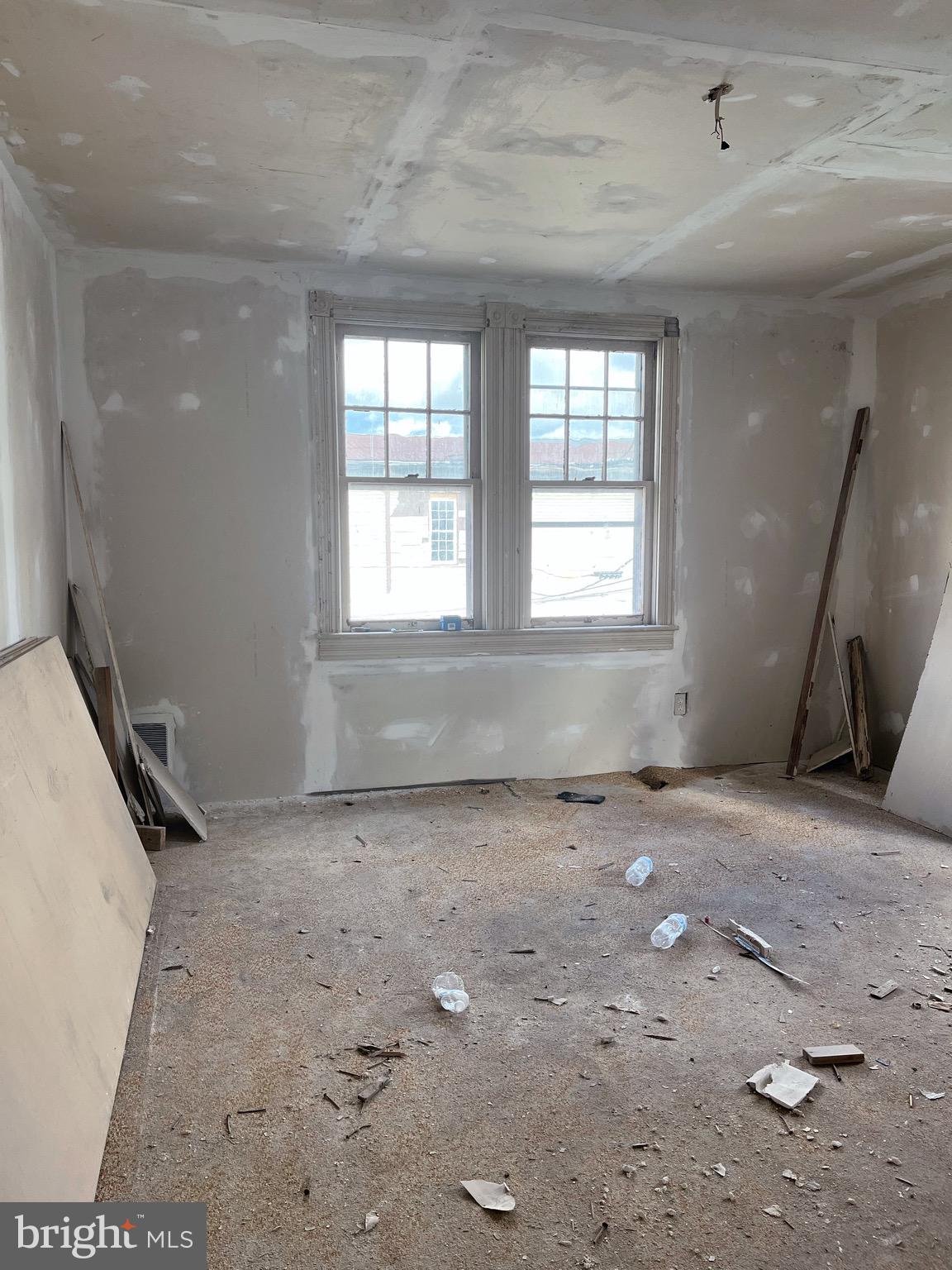 E.& W. CHILLISQUAQUE - Residential