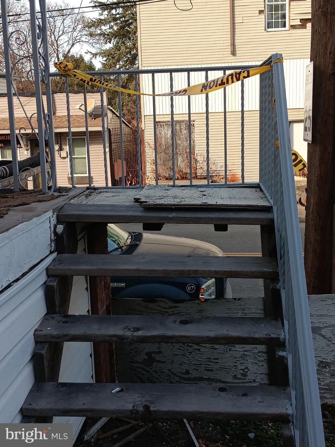 E.& W. CHILLISQUAQUE - Residential