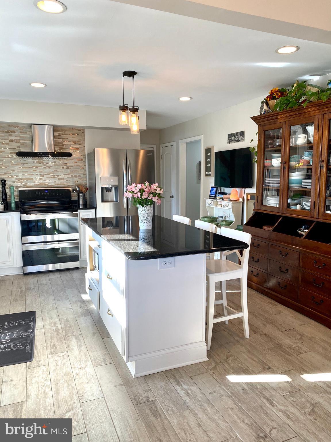 EASTLAKE ESTATES - Residential