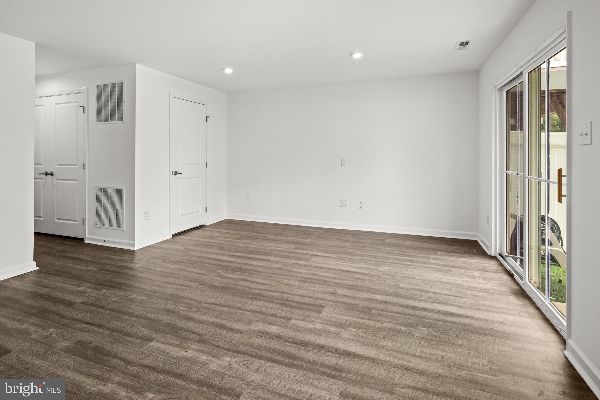 2109 LAMINGTON COURT