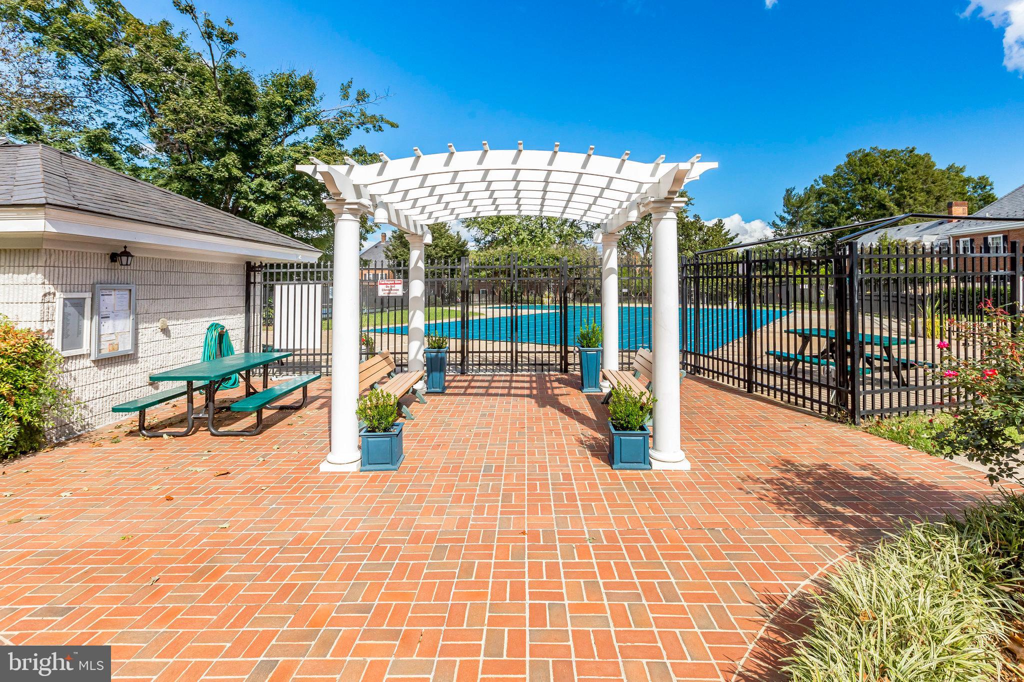 FAIRLINGTON VILLAGE - Residential