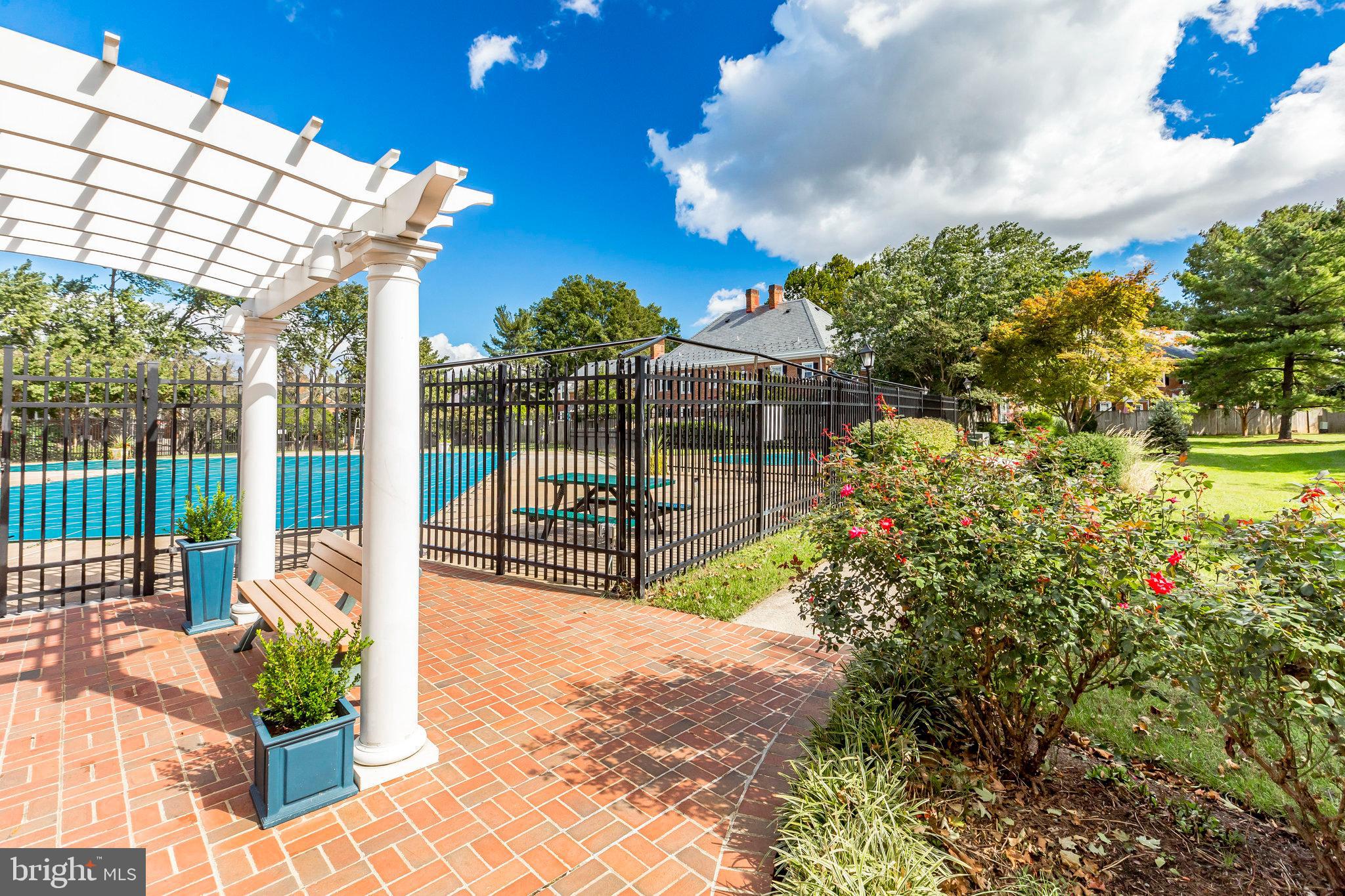 FAIRLINGTON VILLAGE - Residential